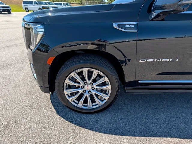 Used 2022 Black GMC Denali image 27