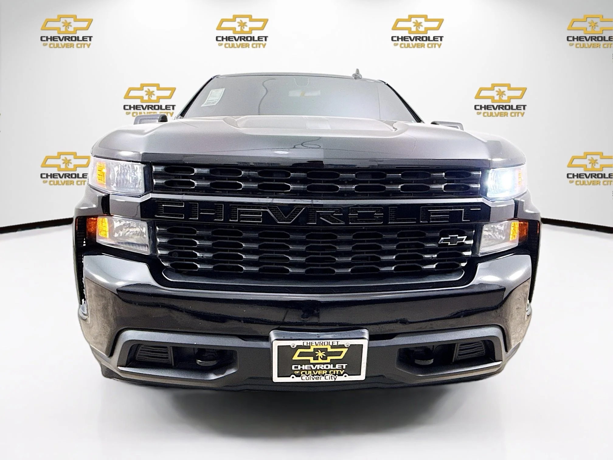 Used 2021 BLACK Chevrolet Custom image 2