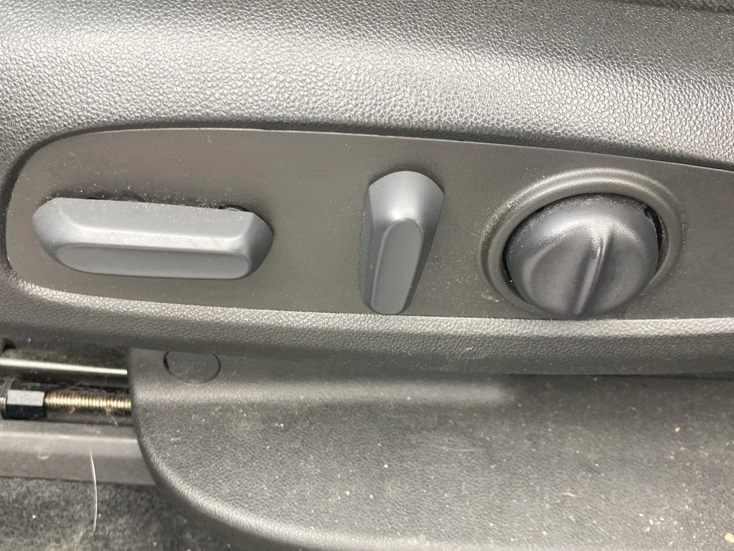 Used 2022 Silver Ice Metallic Chevrolet LT Cloth image 14