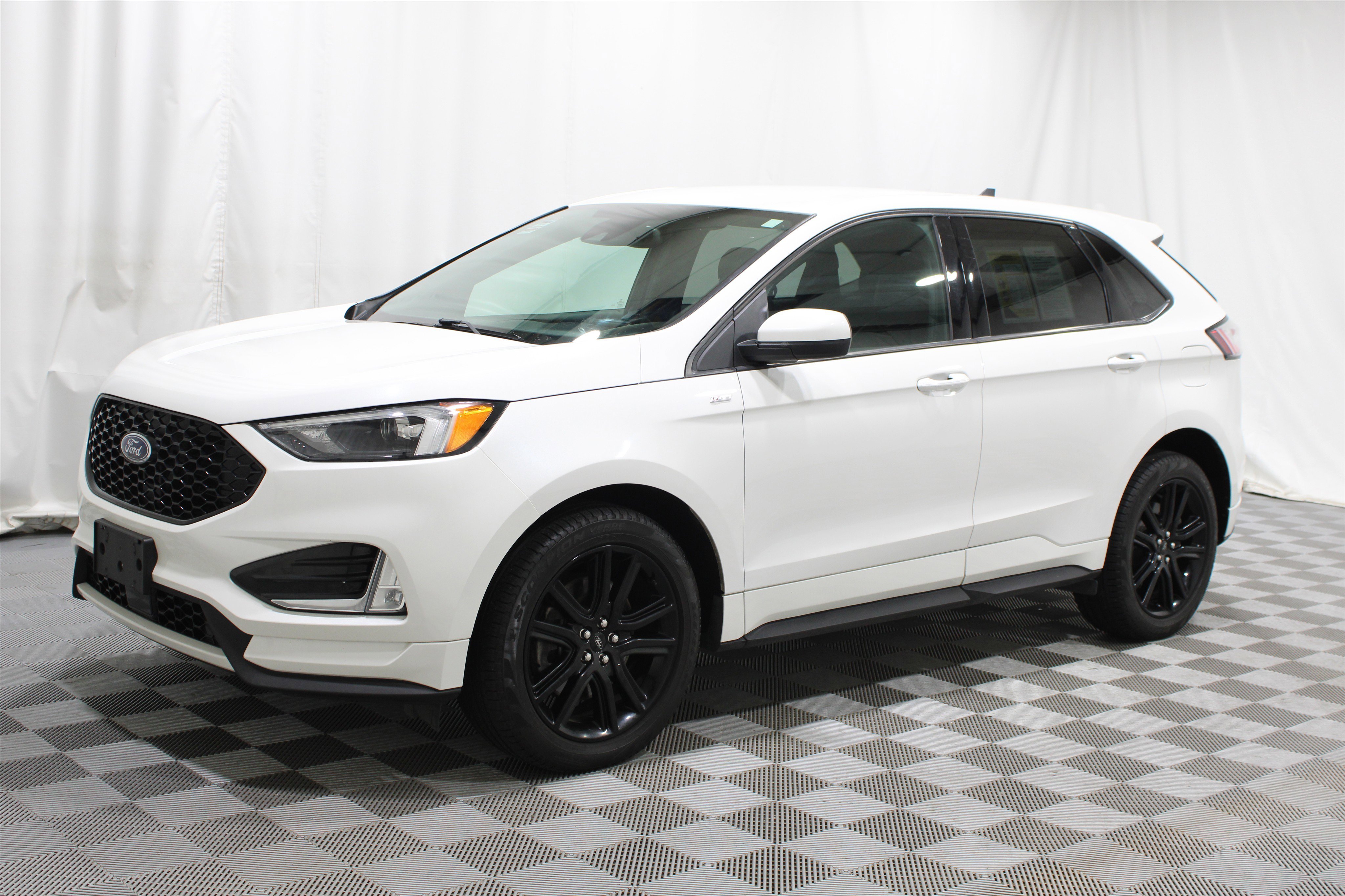 Used 2022 Star White Metallic Tri-Coat Ford ST-Line All-Wheel Drive image 37