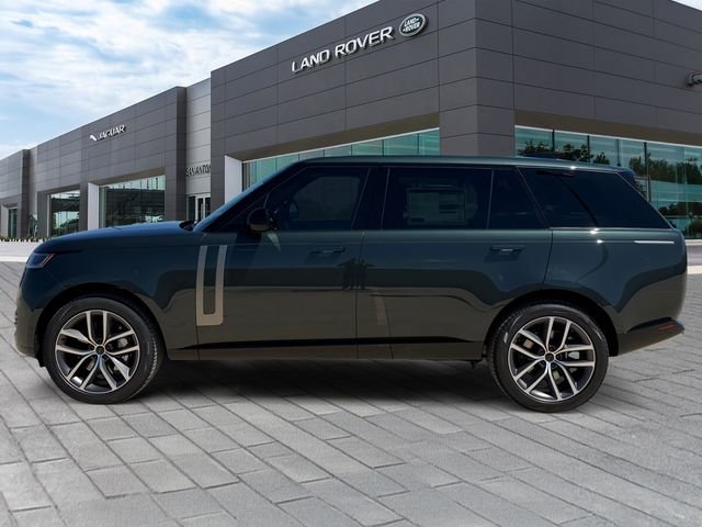 New 2026 Belgravia Green Land Rover SE image 2