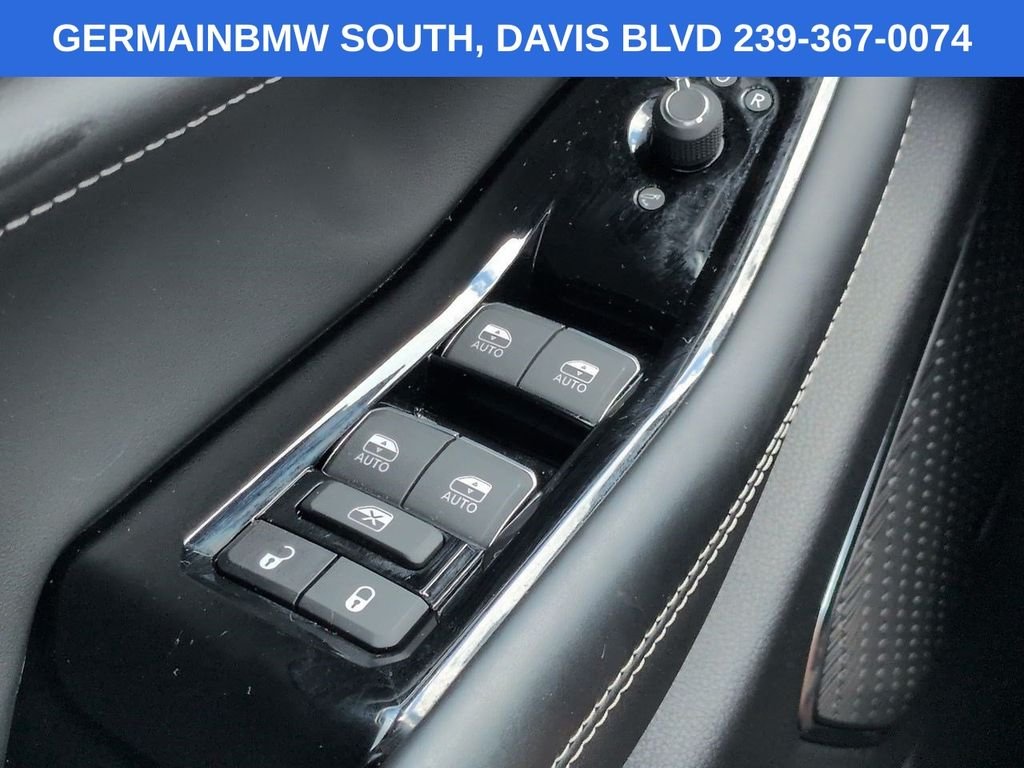 Used 2024 Gray Metallic Jeep Overland image 27