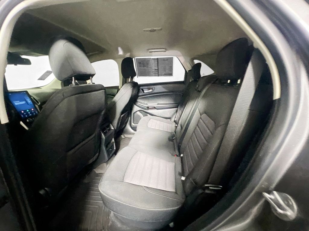 Used 2024 Gray Ford SE image 27