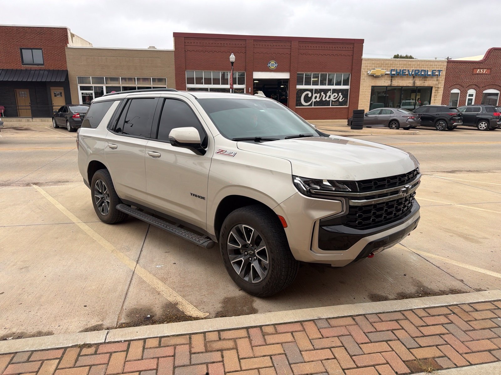 Used 2022 EMPIRE BEIGE METALLIC Chevrolet Z71 image 2
