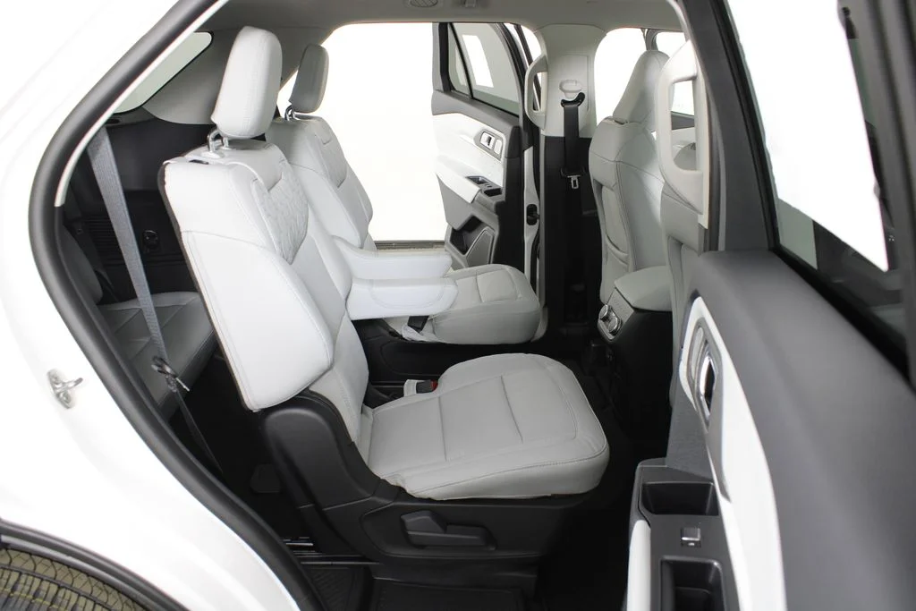 New 2026 White Ford Platinum image 14