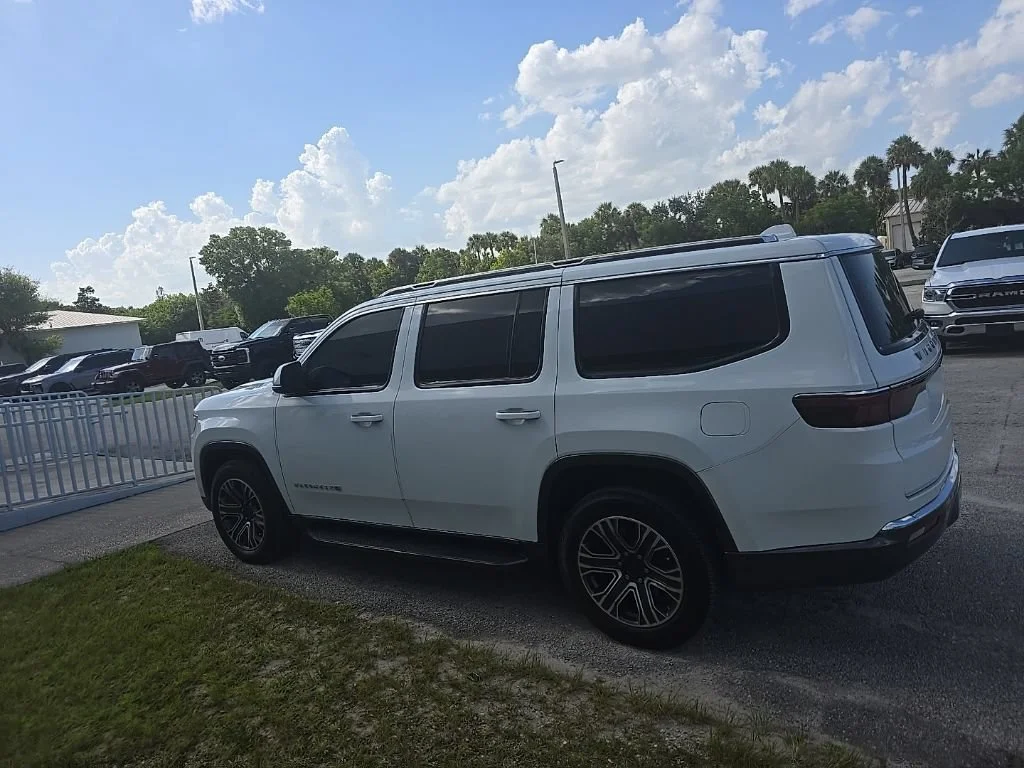 Certified Used 2022 Bright White Clearcoat Jeep Series III image 10