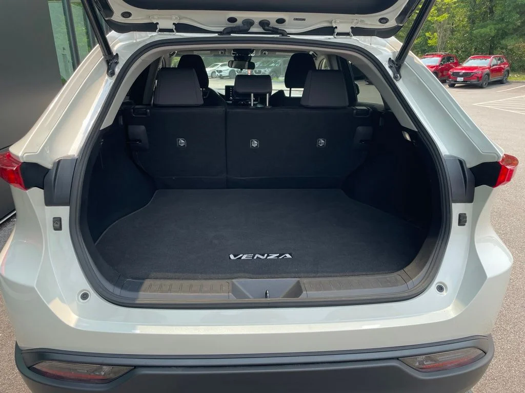 Used 2021 White Toyota LE image 6
