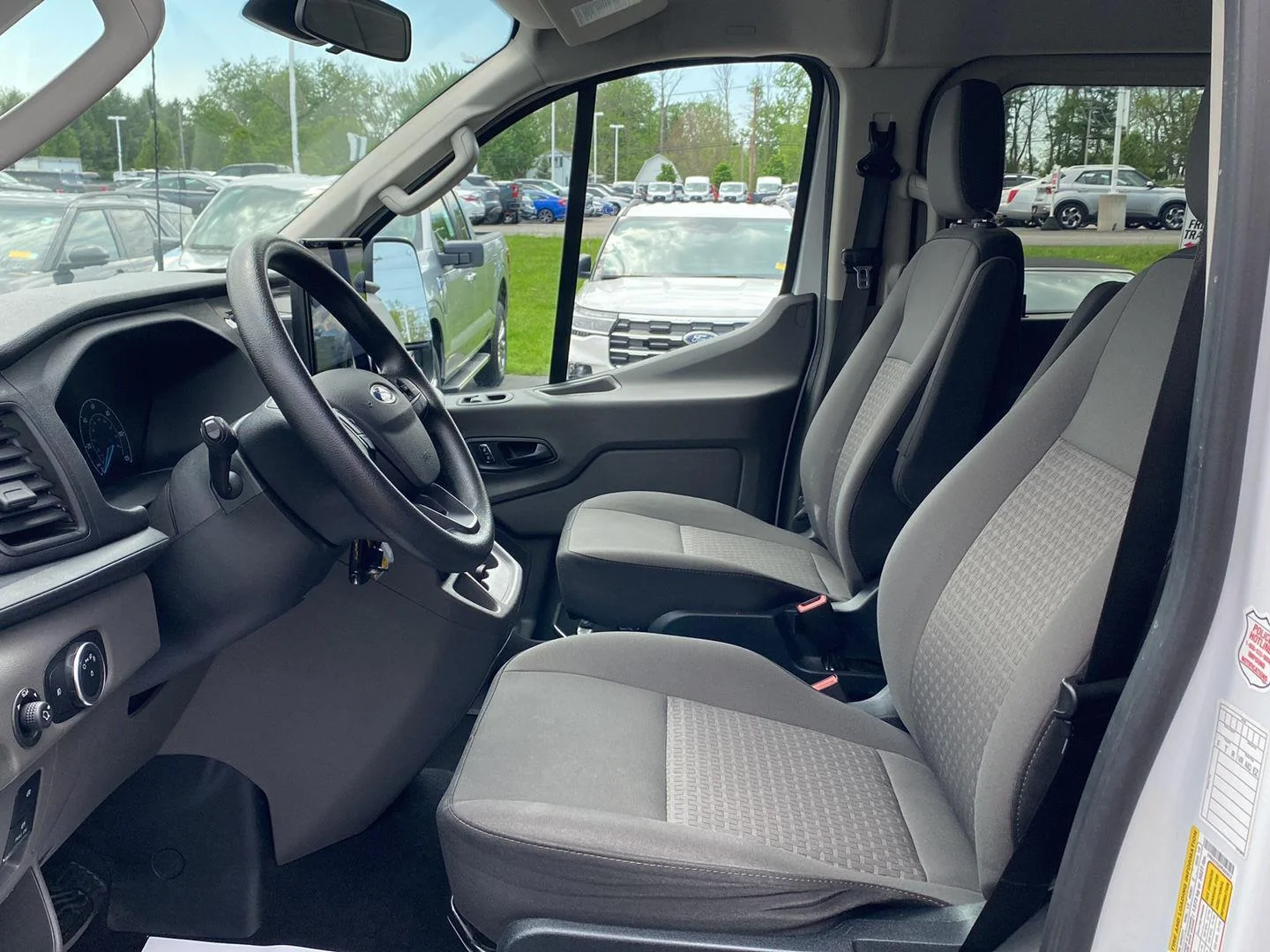 Used 2023 Oxford White Ford 350 XLT image 12