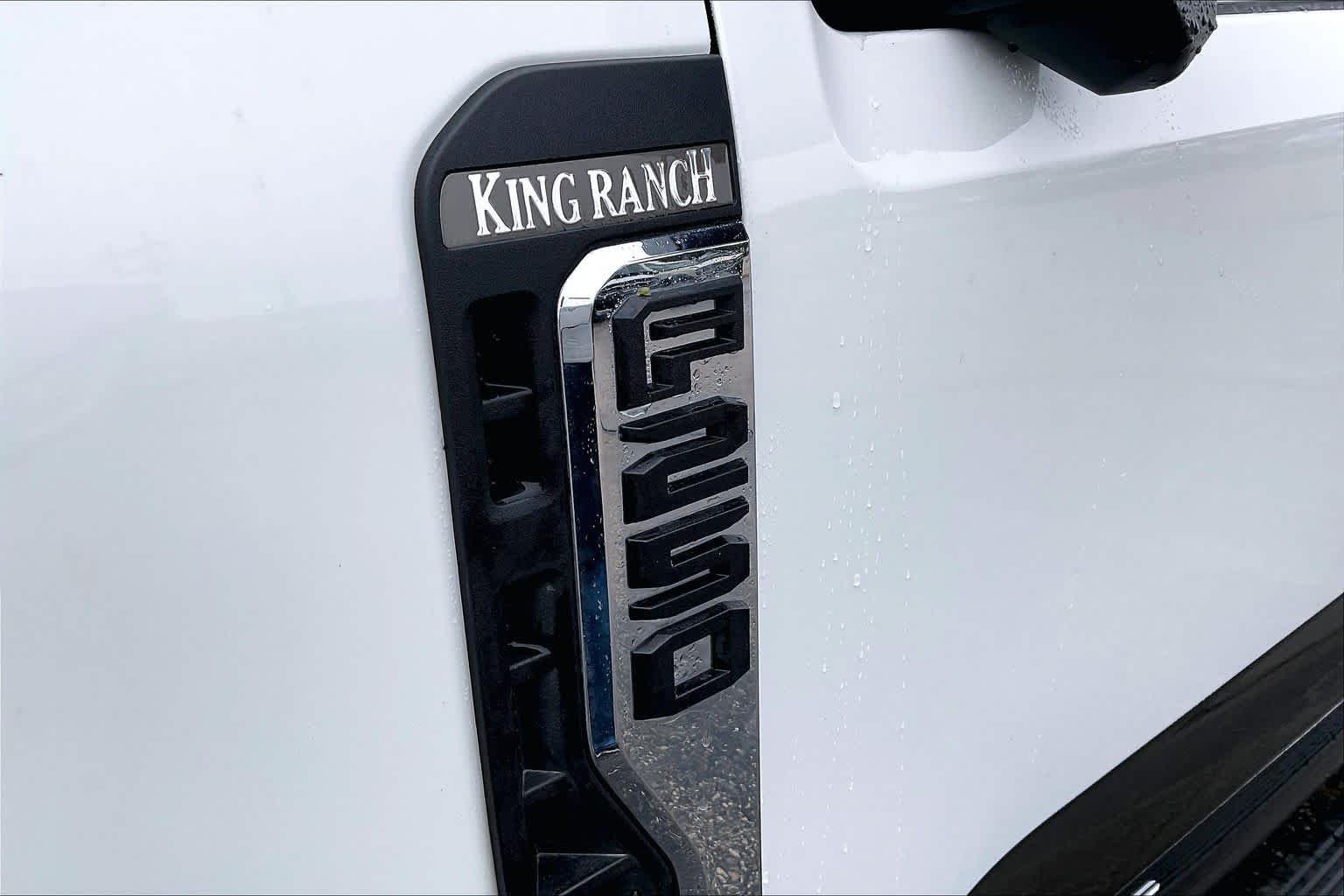Used 2024 Star White Metallic Tri-Coat/Darkened Bronze Ford King Ranch image 10