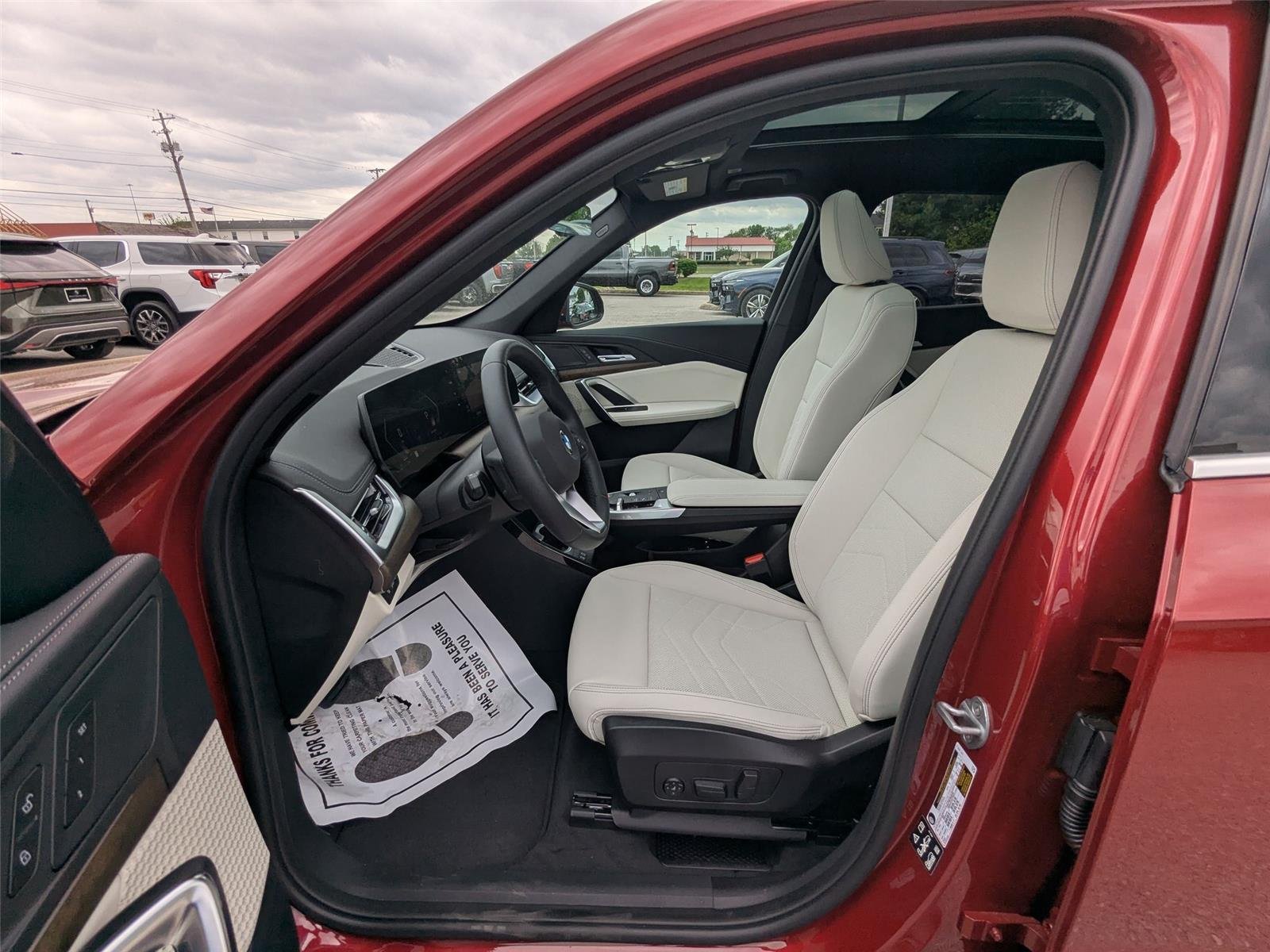 New 2026 Vegas Red Metallic BMW xDrive28i image 22