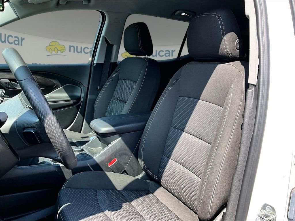 Used 2024 Summit White GMC SLE image 10
