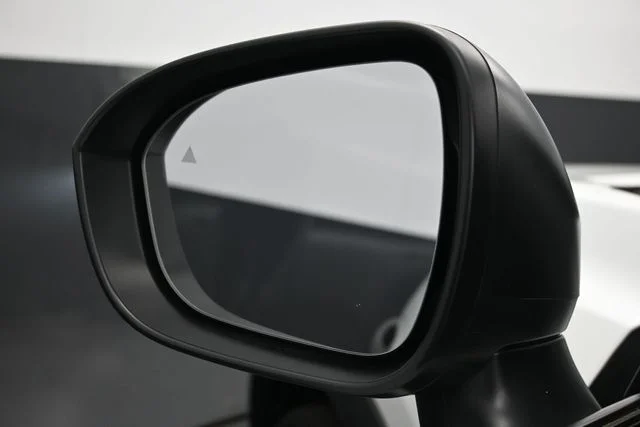 Used 2025 White Nissan S image 4