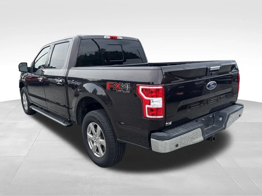 Used 2018 Red Ford XLT image 3