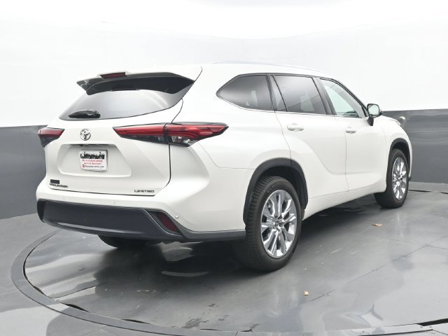 Used 2020 Blizzard Pearl Toyota Limited image 6