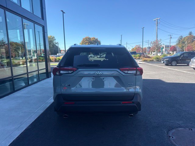 Used 2019 Gray Toyota XLE image 4