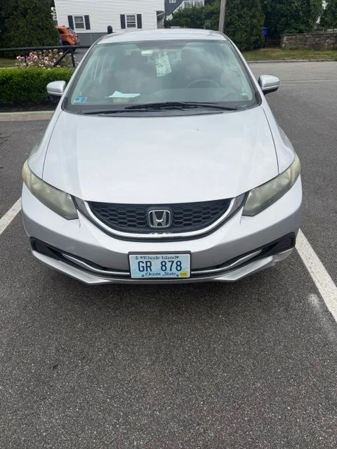 Used 2015 Silver Honda SE image 1