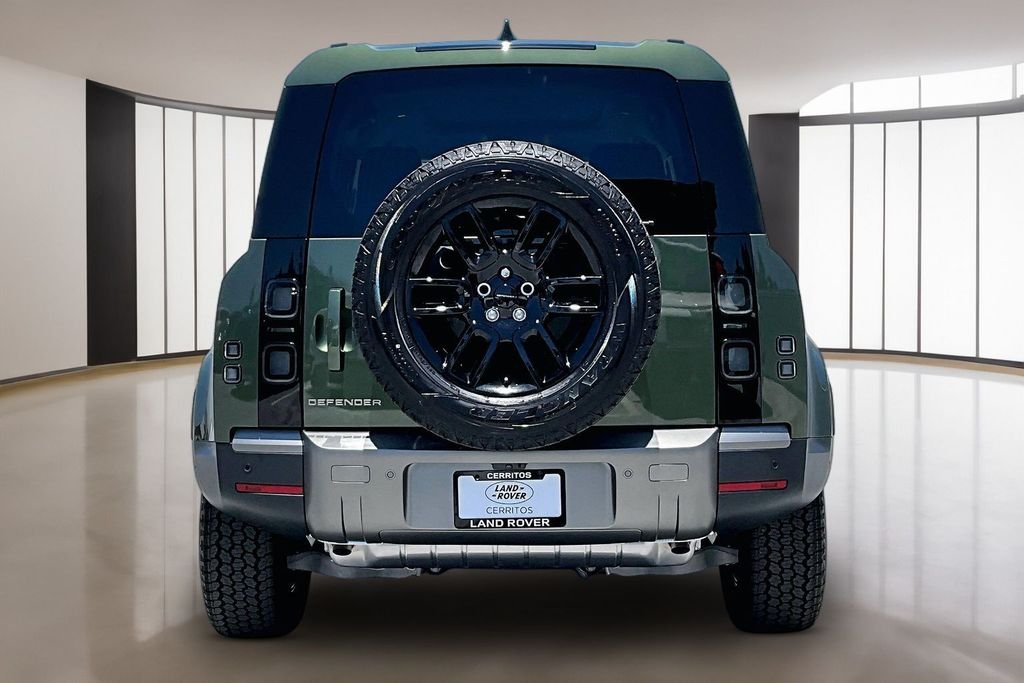 New 2026 WOOLSTONE GREEN Land Rover S image 4