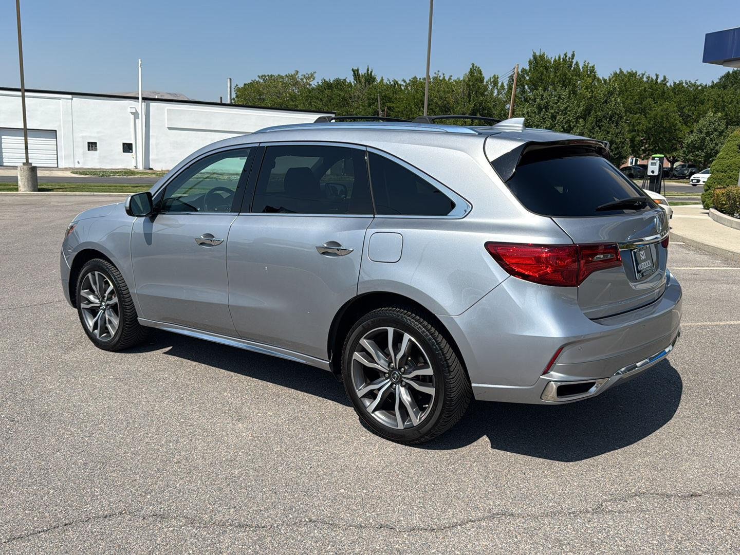 Used 2019 Lunar Silver Metallic Acura w/Advance/Entertainment Pkg image 3