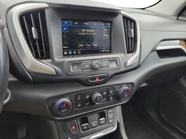Used 2019 EBONY TWILIGHT METALLIC GMC SLE image 15
