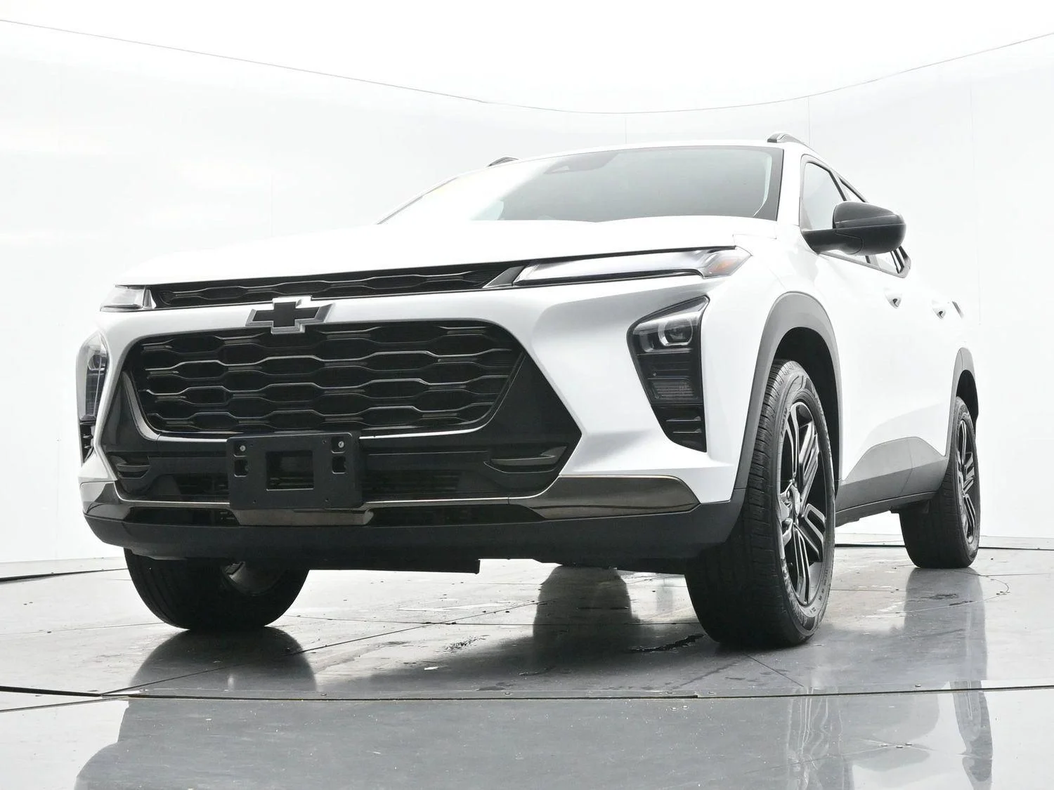 Used 2025 Summit White Chevrolet ACTIV image 44