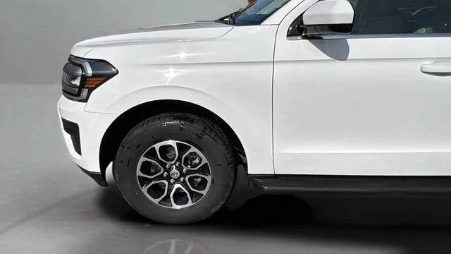 Used 2024 White Ford XLT MAX image 31