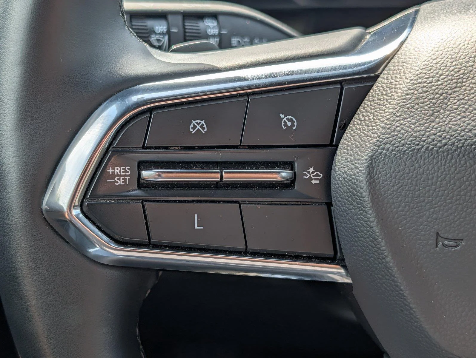 Used 2025 Sterling Gray Metallic Chevrolet LT image 23