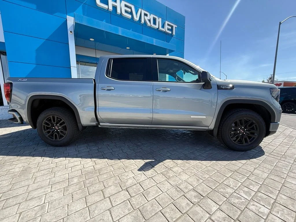 New 2026 Sterling Metallic GMC Elevation image 8