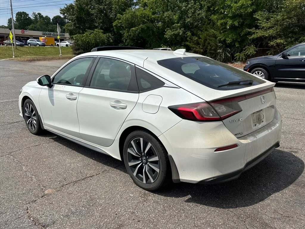 Used 2024 White Honda EX-L image 11