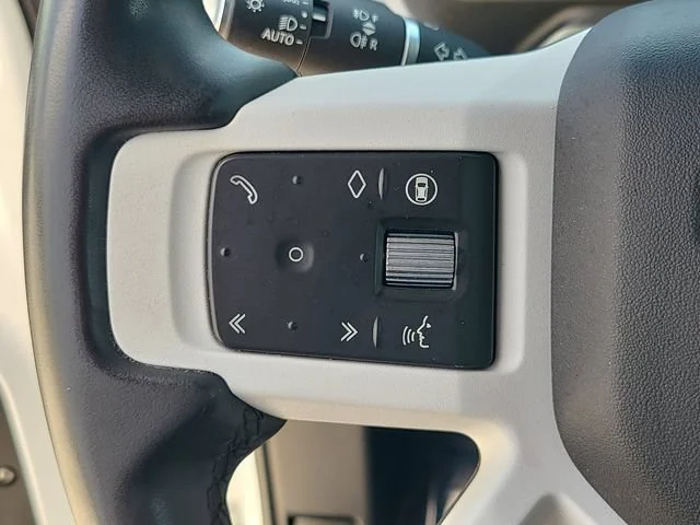 Used 2025 White Land Rover S image 22