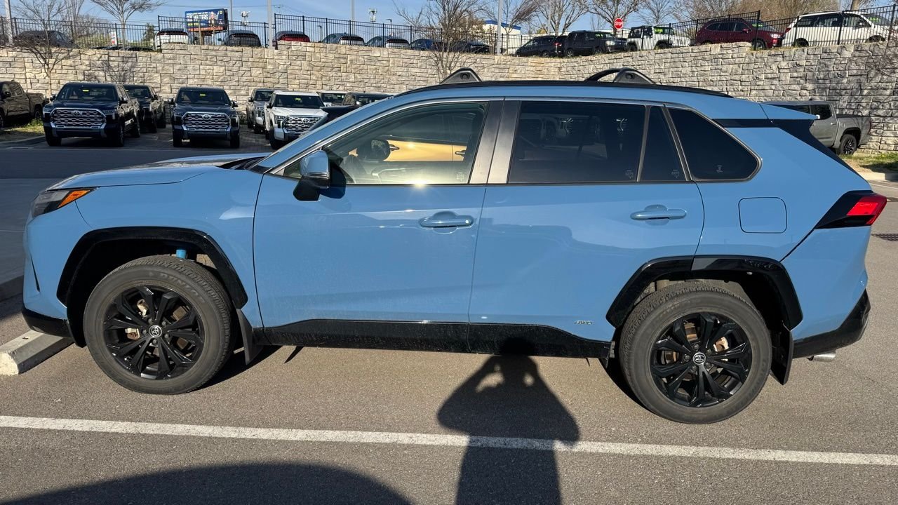 2022 Toyota RAV4 SE