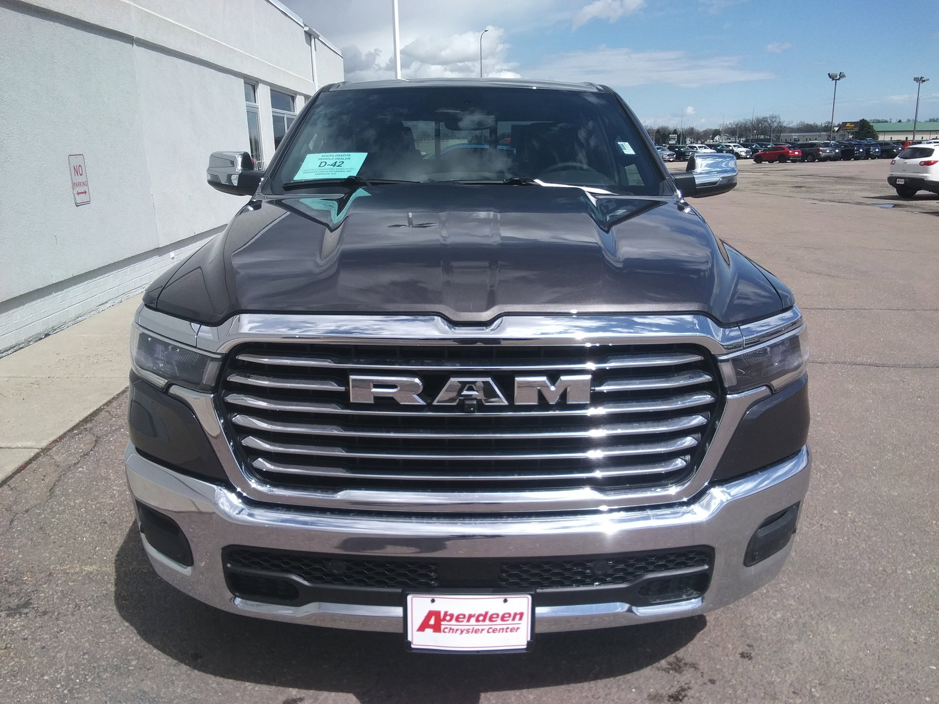 New 2026 Granite Crystal Metallic Clear-Coat Exterior Paint RAM Laramie image 3