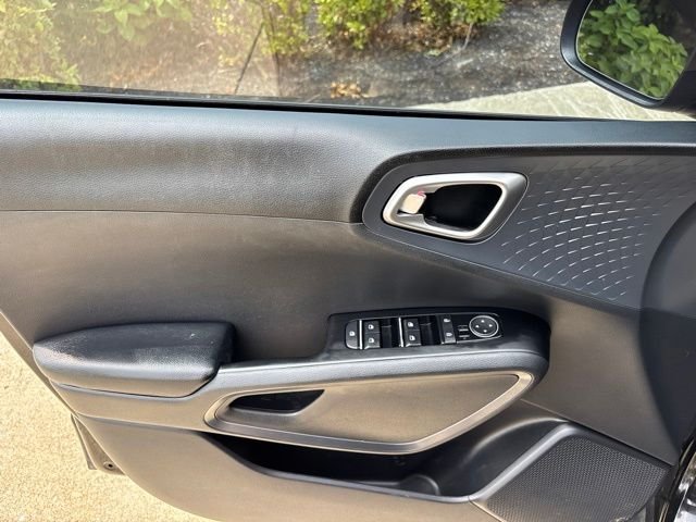 Used 2020 Black Kia S image 15