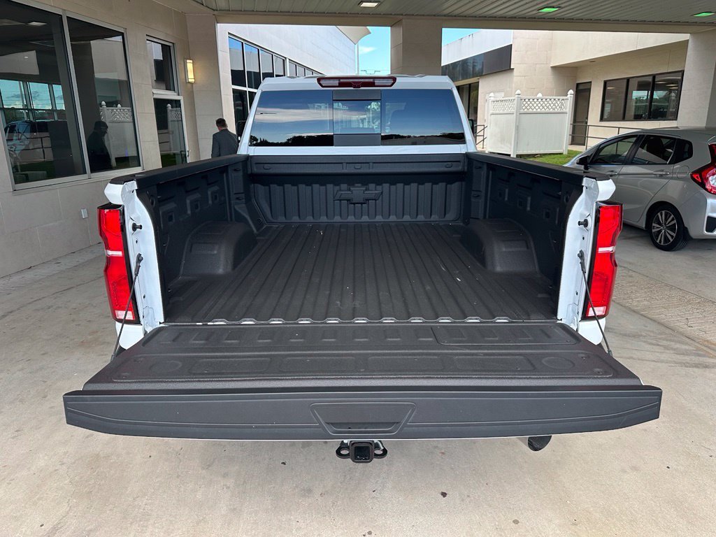 Used 2025 Summit White Chevrolet LTZ image 32