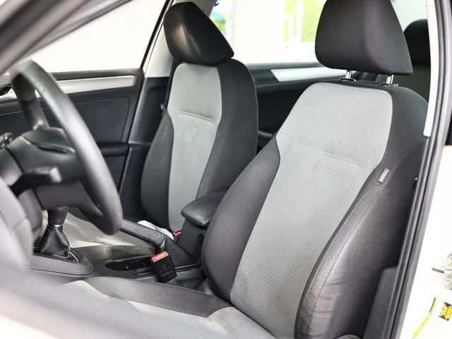 Used 2018 Pure White Volkswagen 1.4T S image 18