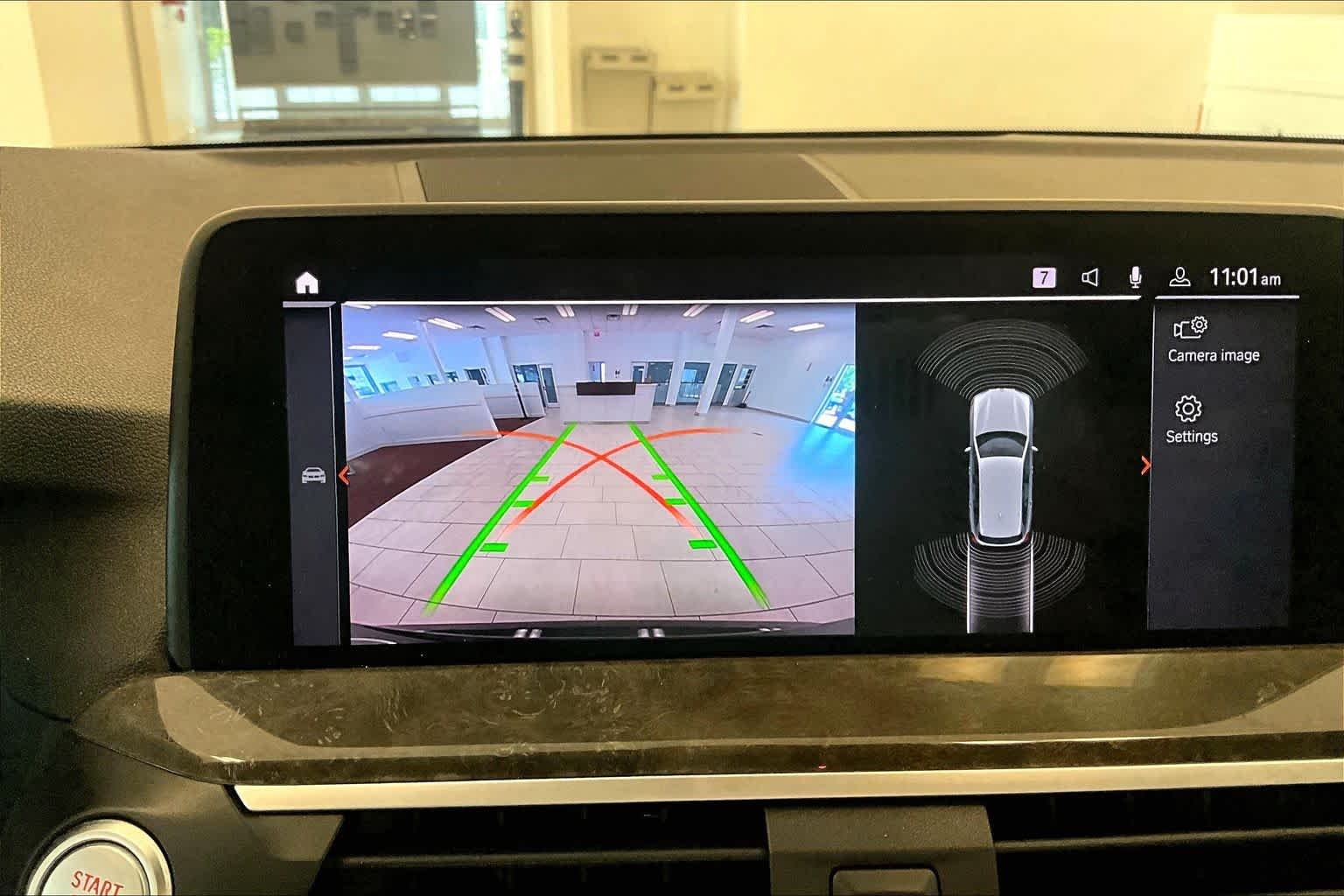 Used 2020 Black Sapphire Metallic BMW sDrive30i image 25