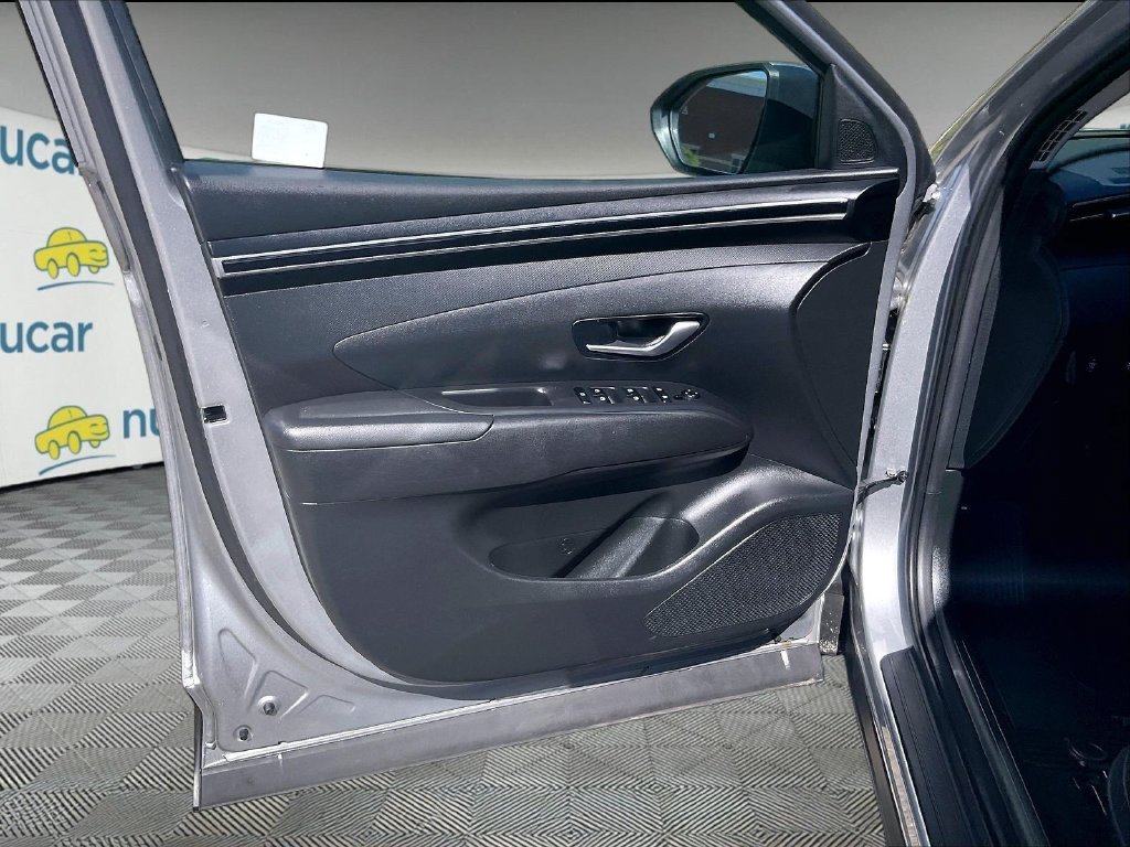 Used 2024 Silver Hyundai SE image 9