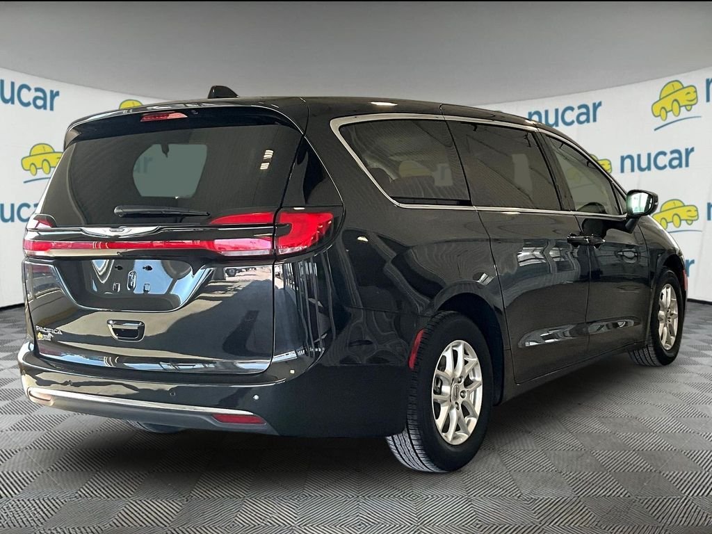 Used 2023 Black Chrysler Touring L image 6