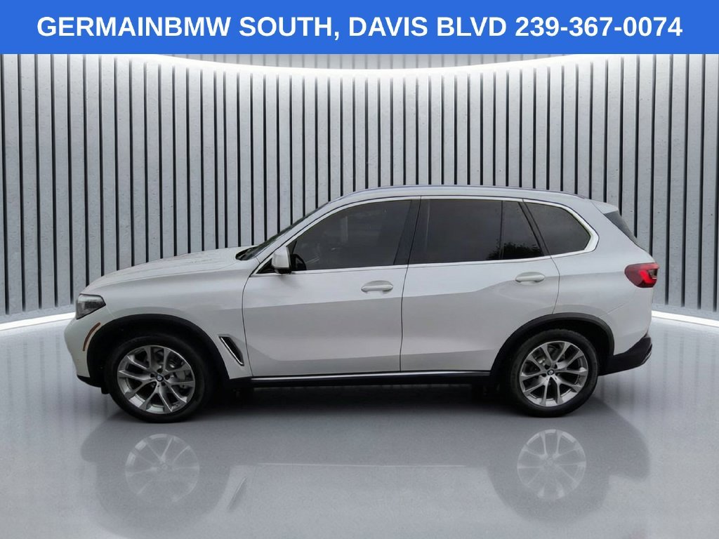 Used 2021 White Metallic BMW sDrive40i image 8
