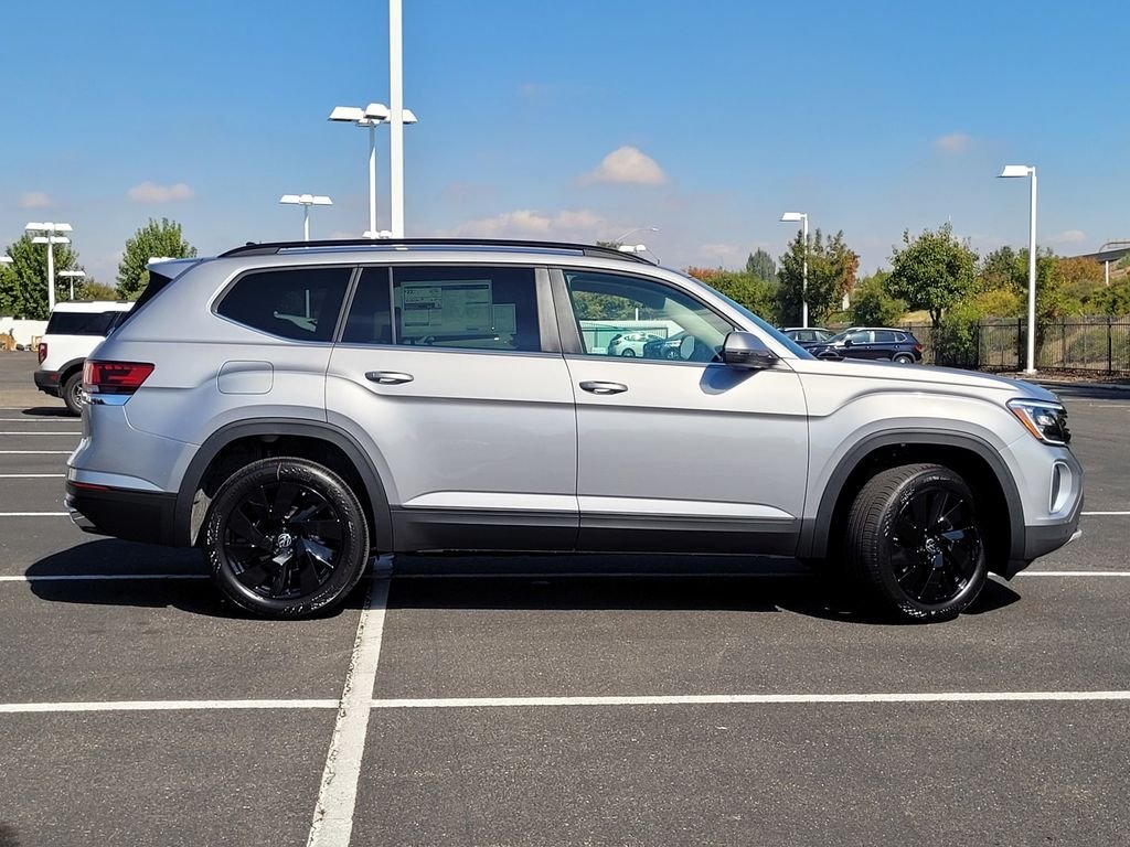 New 2026 Silver Volkswagen 2.0T SE w/Technology image 4