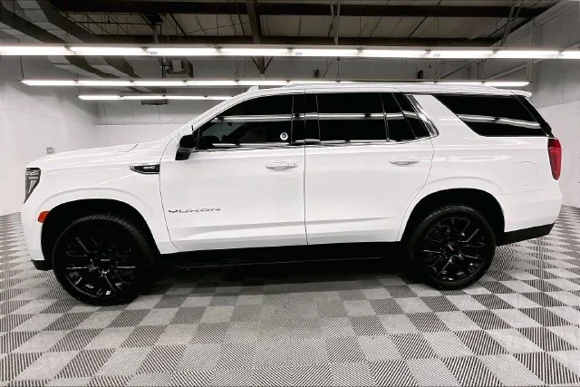 Used 2022 Summit White GMC SLE image 15