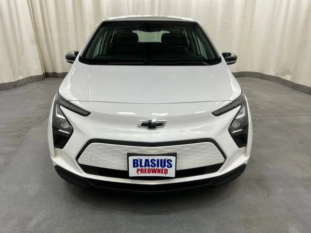 Used 2022 White Chevrolet 1LT image 25