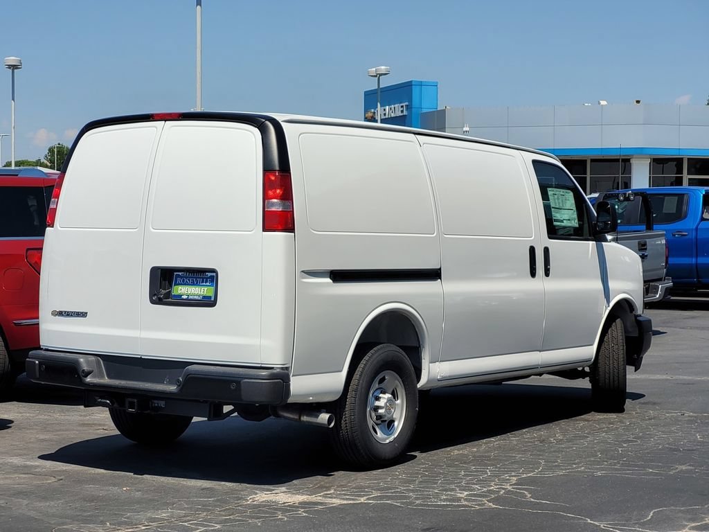 2026 Chevrolet Express Cargo 1WT view 4
