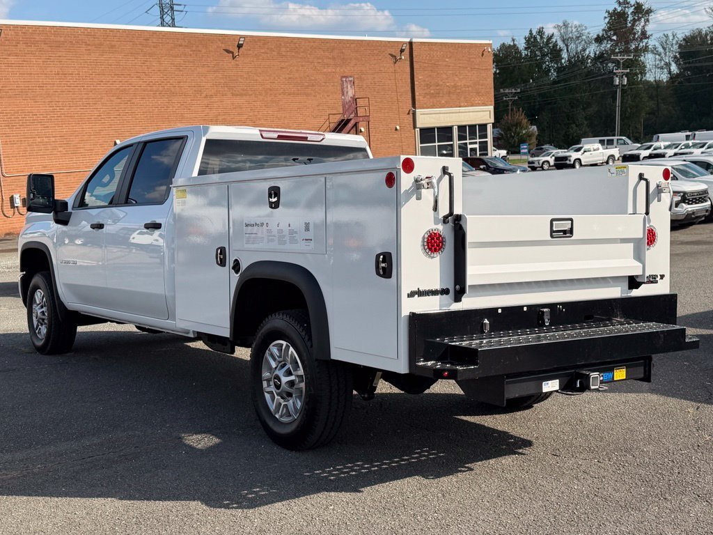 New 2026 Summit White Chevrolet WT image 6