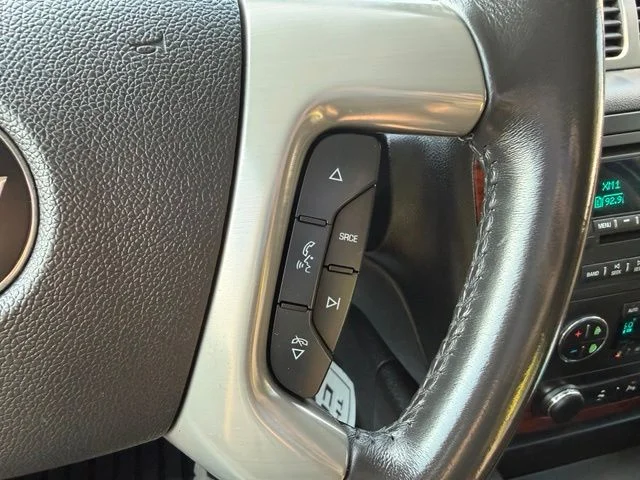 Used 2014 Silver Ice Metallic Chevrolet LT image 24