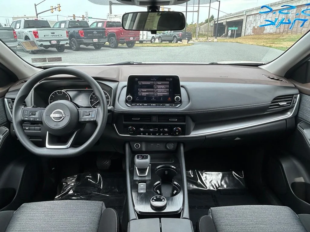Used 2023 White Nissan SV image 10