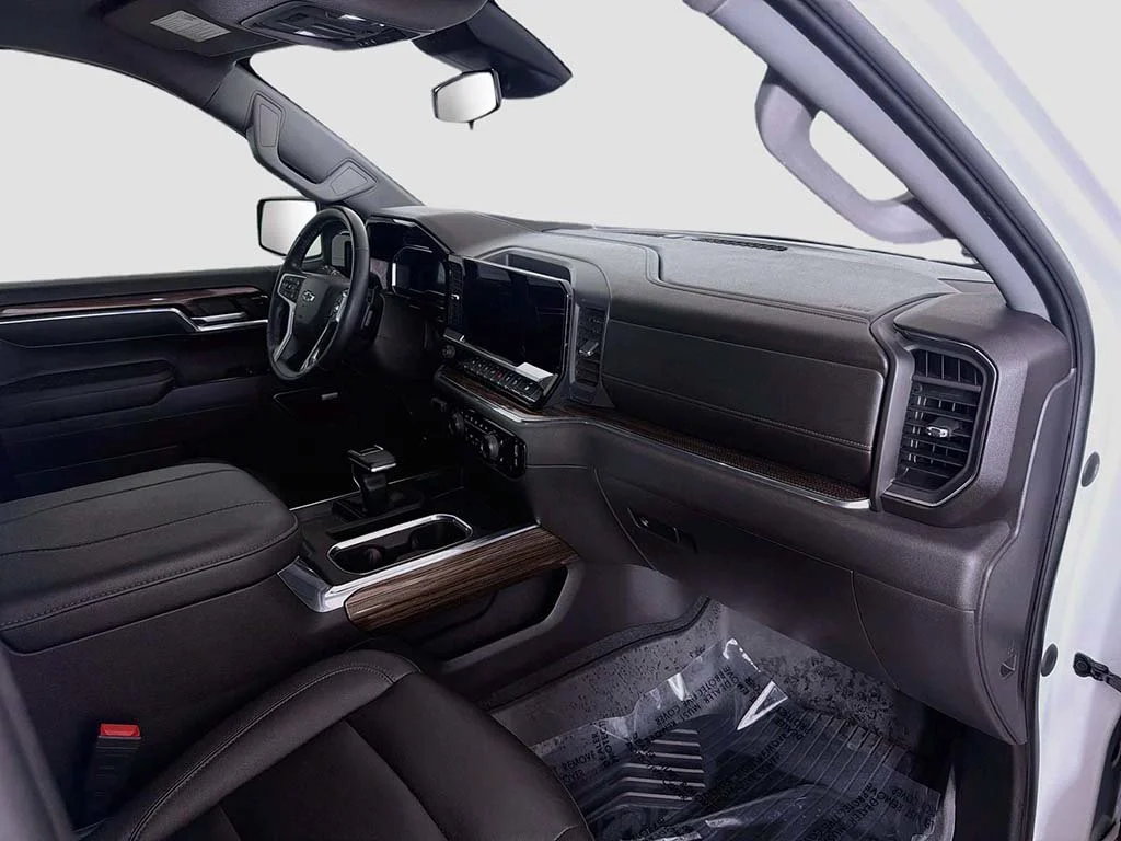 Used 2023 White Chevrolet LT Trail Boss image 21