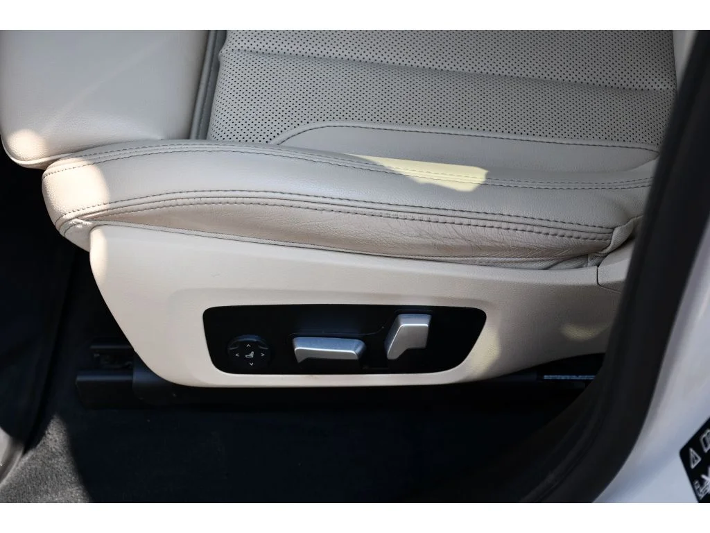Used 2022 Alpine White BMW xDrive30i image 35