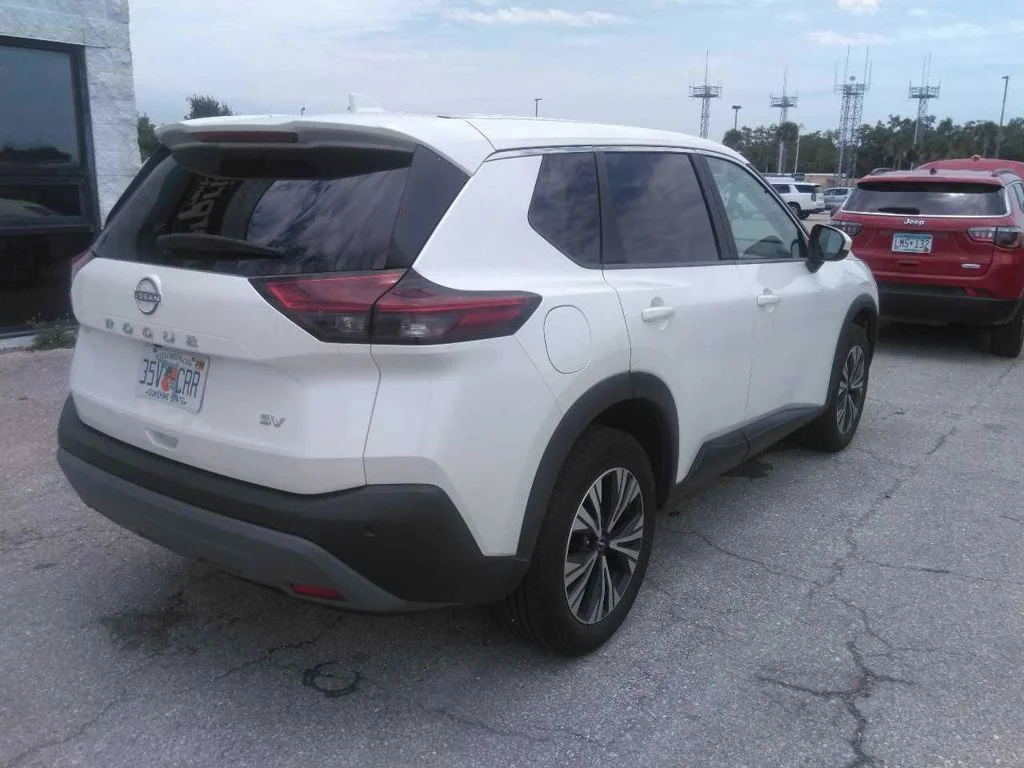 Used 2023 White Nissan SV image 7