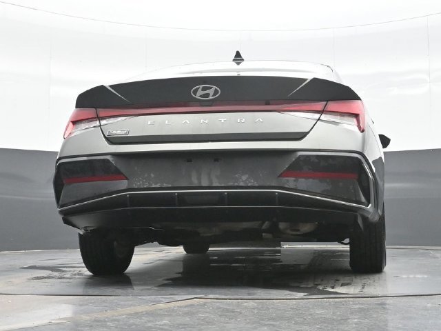 Used 2025 Gray Hyundai SE image 18