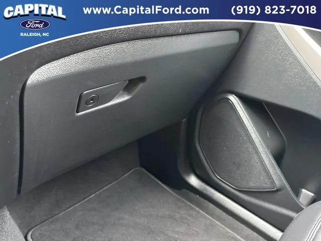 Used 2023 Silver Ford XLT image 28